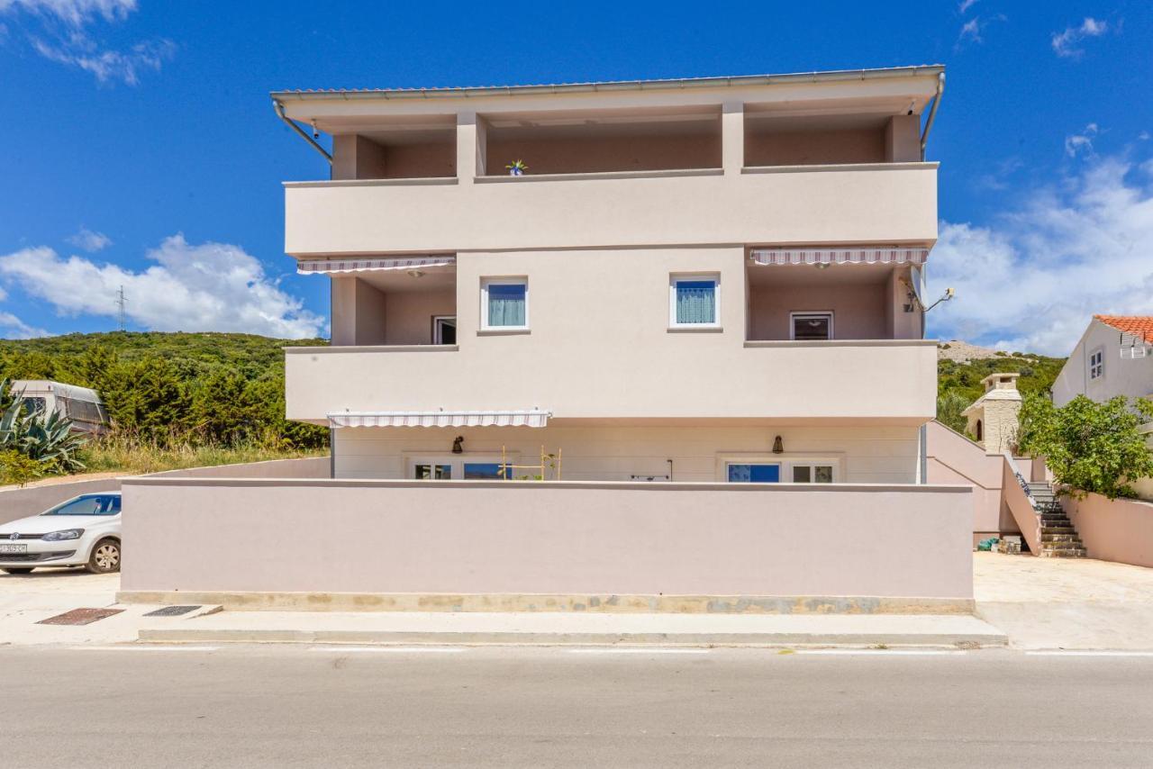 Apartments Amfora - Cozy And Modern Apartments For Up To 15 People, 100M From The Sea And Beach Stara Novalja Buitenkant foto