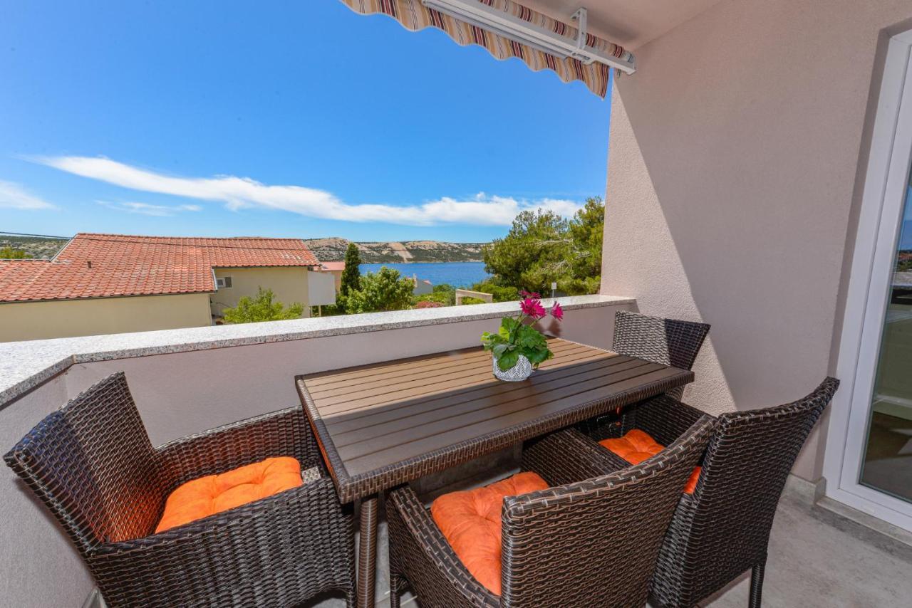 Apartments Amfora - Cozy And Modern Apartments For Up To 15 People, 100M From The Sea And Beach Stara Novalja Buitenkant foto