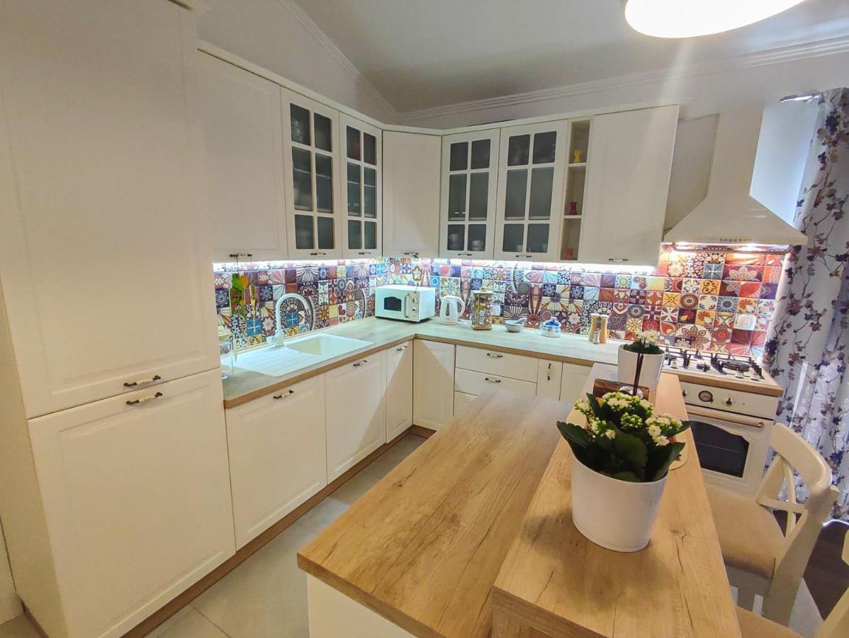 Apartments Amfora - Cozy And Modern Apartments For Up To 15 People, 100M From The Sea And Beach Stara Novalja Buitenkant foto