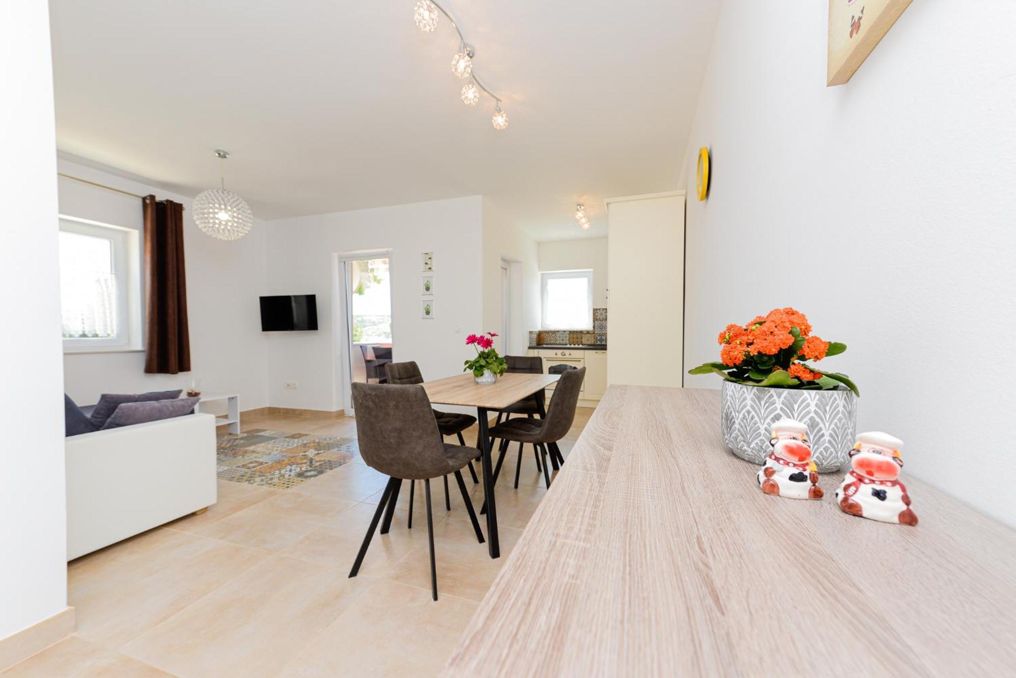 Apartments Amfora - Cozy And Modern Apartments For Up To 15 People, 100M From The Sea And Beach Stara Novalja Buitenkant foto